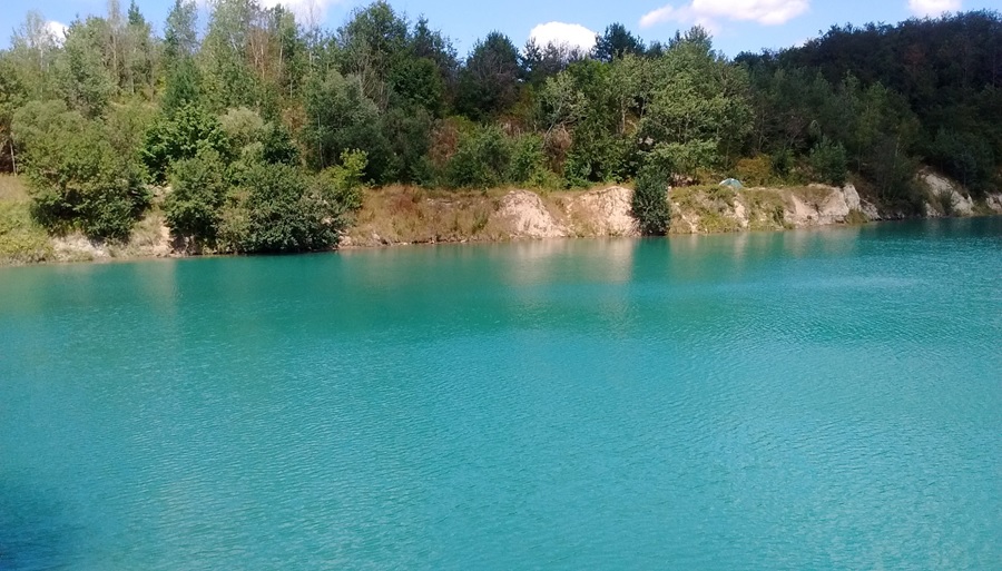 Блакитні озера України